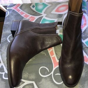 Antonio Melani brown leather Chelsea boots in EUC